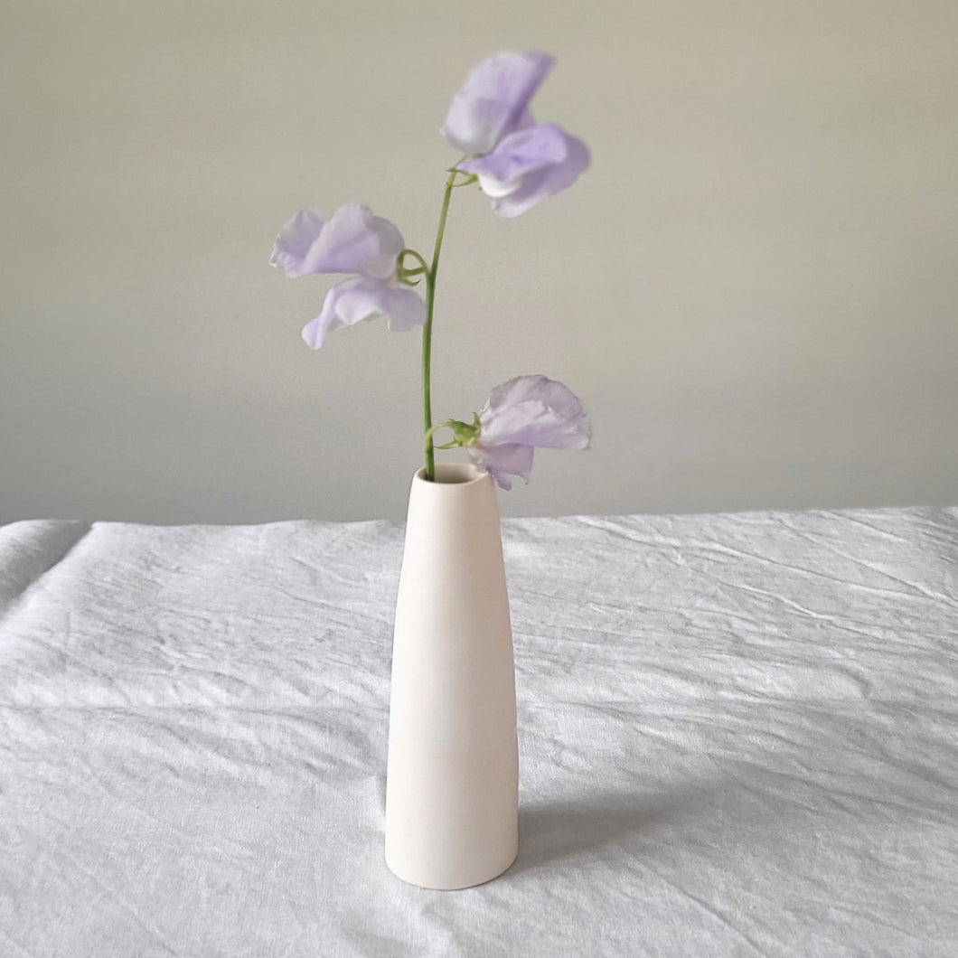 Organische Vase aus Porzellan klein schmal