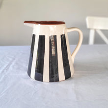 Load image into Gallery viewer, Stripe Jug 2 liters black