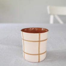 Load image into Gallery viewer, Checkered beige coffee mug