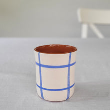 Load image into Gallery viewer, Coffee mug checkered blue