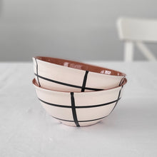 Charger l'image dans la galerie, Bol à céréales à carreaux noir
