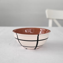 Charger l'image dans la galerie, Bol à céréales à carreaux noir