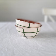 Charger l'image dans la galerie, Bol à céréales à carreaux vert