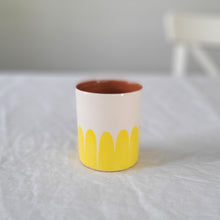 Load image into Gallery viewer, Coffee mug columns lemon