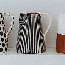 Load image into Gallery viewer, Pitcher 1 l striped black