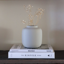 Lade das Bild in den Galerie-Viewer, The Cloud Vase klein