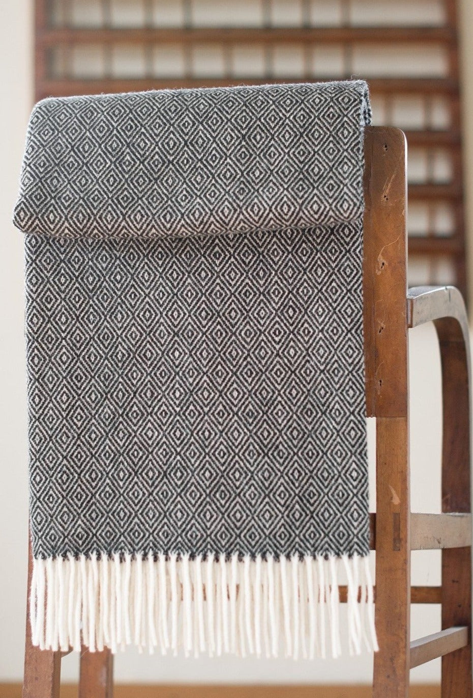 Handgewebte Decke aus Wolle (Diamant, schwarz)