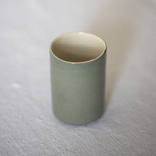 Charger l'image dans la galerie, tasse à expresso olive