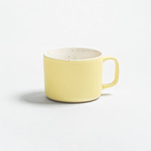 Load image into Gallery viewer, Extragrosse Tasse Konfetti inside yellow outside

