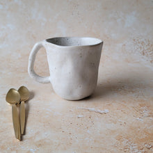Lade das Bild in den Galerie-Viewer, Tasse Natura smooth white

