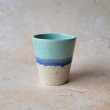 Lade das Bild in den Galerie-Viewer, Becher Vila Nova mint &amp; ultramarine
