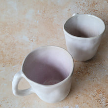 Load image into Gallery viewer, Mug Natura smooth white &amp; soft pink
