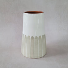 Lade das Bild in den Galerie-Viewer, Vase Vulkan gross Säulen sage
