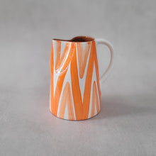 Load image into Gallery viewer, Krug 1 l multi Dreiecke orange
