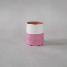 Lade das Bild in den Galerie-Viewer, Kaffeebecher halb rosa
