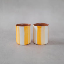 Load image into Gallery viewer, Kaffeebecher zweifarbig gestreift tangerine
