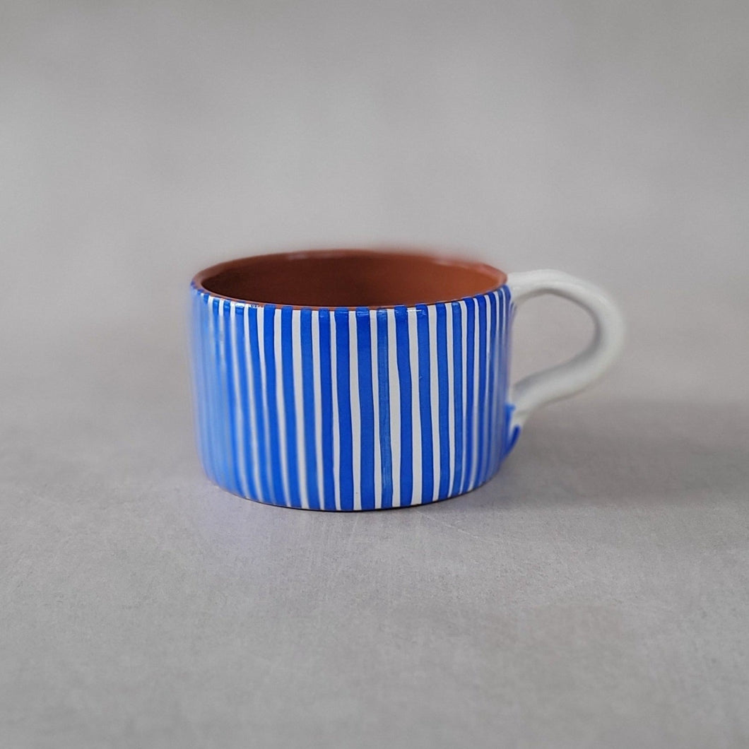 Tasse breit gestreift blau