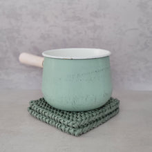 Load image into Gallery viewer, Pot holders, set of 2, olive green
