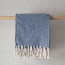 Lade das Bild in den Galerie-Viewer, Softest Cotton Blanket blue
