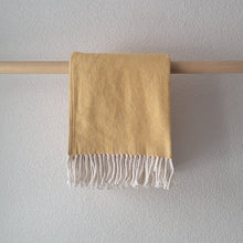 Lade das Bild in den Galerie-Viewer, Softest Cotton Blanket toasted yellow
