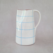Load image into Gallery viewer, Maxi-Krug 1.5 l kariert babyblau
