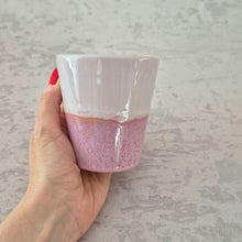 Lade das Bild in den Galerie-Viewer, Becher Vila Nova lilac &amp; pink
