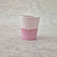 Lade das Bild in den Galerie-Viewer, Becher Vila Nova lilac &amp; pink
