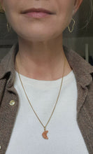 Lade das Bild in den Galerie-Viewer, The Croissant Necklace
