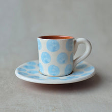 Lade das Bild in den Galerie-Viewer, Espressotasse Punkte babyblau
