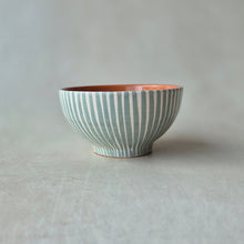Lade das Bild in den Galerie-Viewer, Tapasbowl gestreift eukalyptus
