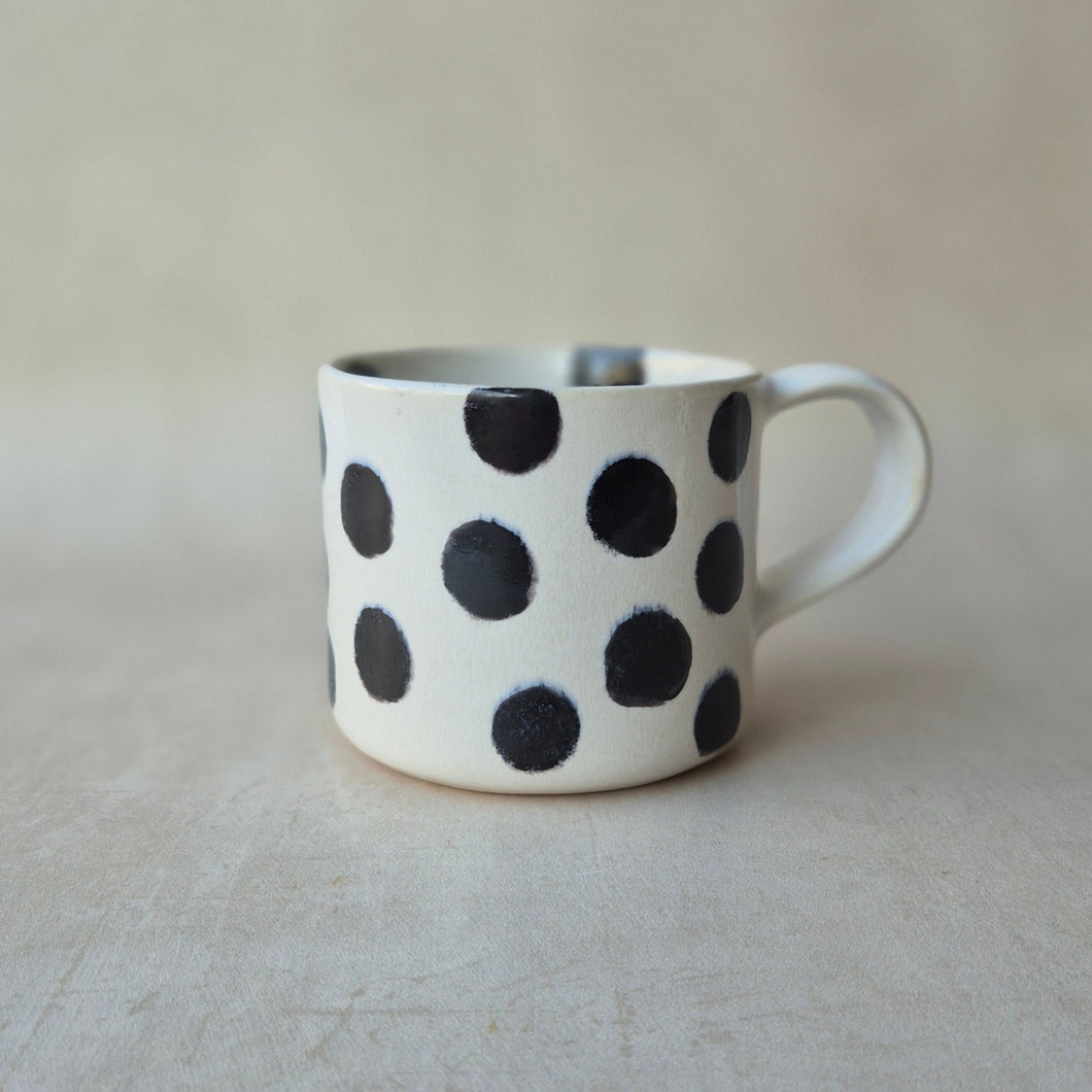 Tasse Praia Punkte schwarz