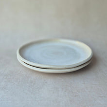 Load image into Gallery viewer, Teller klein Beja creme
