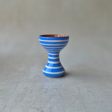Lade das Bild in den Galerie-Viewer, Eierbecher geringelt blau
