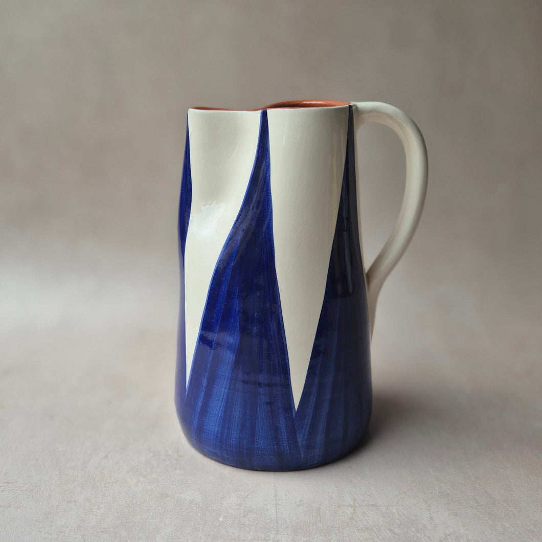Maxi-Krug 1.5 l Dreiecke marineblau