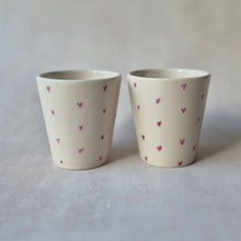 Lade das Bild in den Galerie-Viewer, Becher Vila Nova creme &amp; amor
