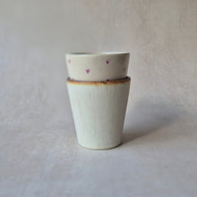 Lade das Bild in den Galerie-Viewer, Becher Vila Nova matt creme
