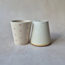 Lade das Bild in den Galerie-Viewer, Becher Vila Nova creme &amp; amor
