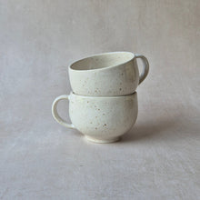 Load image into Gallery viewer, Tasse Duna creme gesprenkelt
