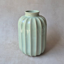 Load image into Gallery viewer, Vase Selva
