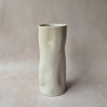 Load image into Gallery viewer, Vase Eco beige
