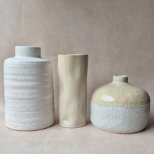 Load image into Gallery viewer, Vase Crudo beige
