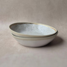 Lade das Bild in den Galerie-Viewer, Pastateller Natura mit Goldrand
