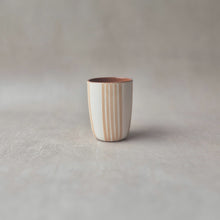 Load image into Gallery viewer, Espressobecher gruppiert gestreift beige
