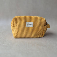 Load image into Gallery viewer, Necessaire aus softem Cord ocker
