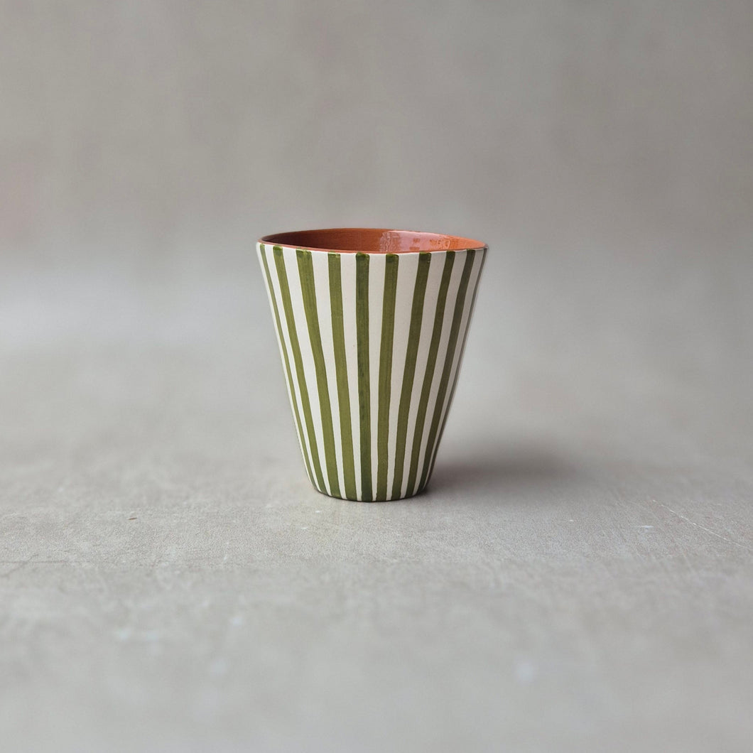 Latte-Becher gestreift pistache