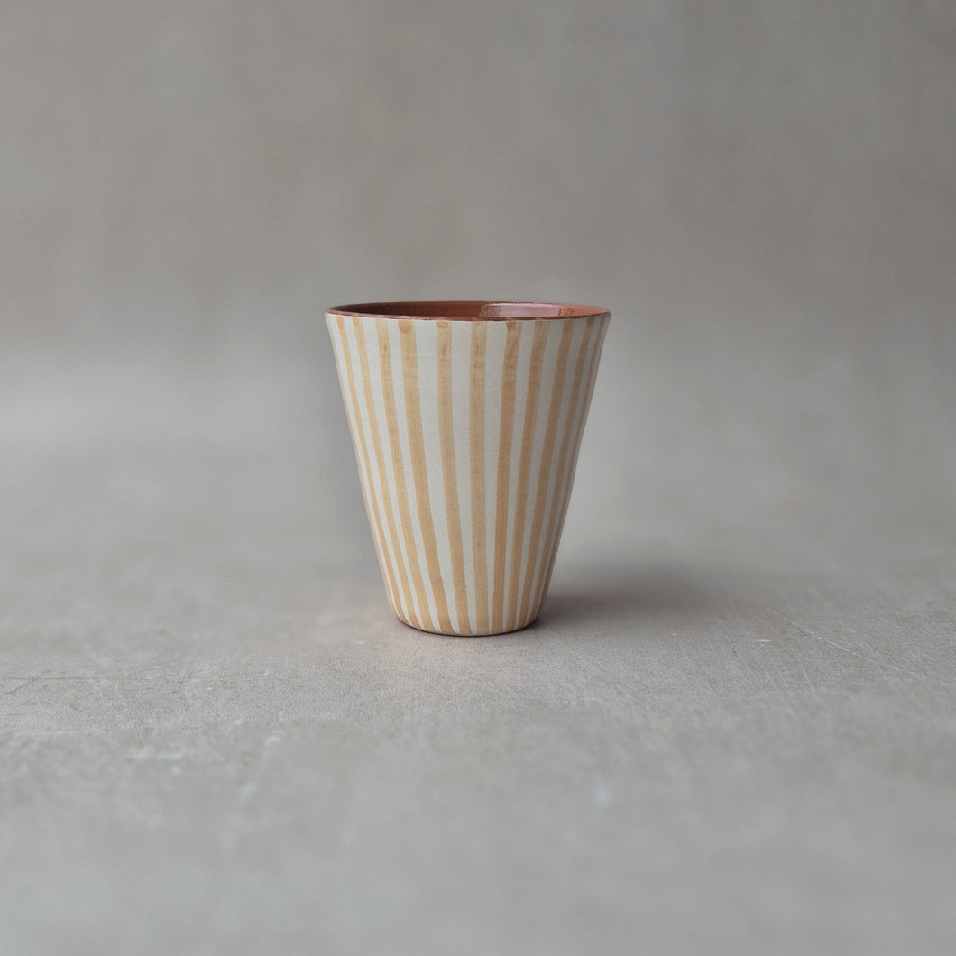 Latte-Becher gestreift beige