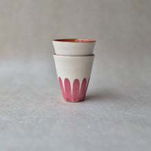 Load image into Gallery viewer, Latte-Becher Säulen rosa
