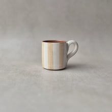 Load image into Gallery viewer, Espressotasse breit gestreift beige
