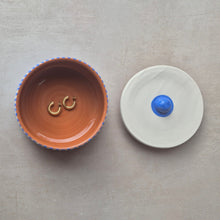 Charger l&#39;image dans la galerie, Keramikdose gestreift blau
