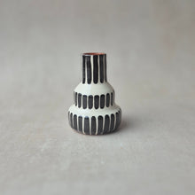 Load image into Gallery viewer, Stepped vase mini black
